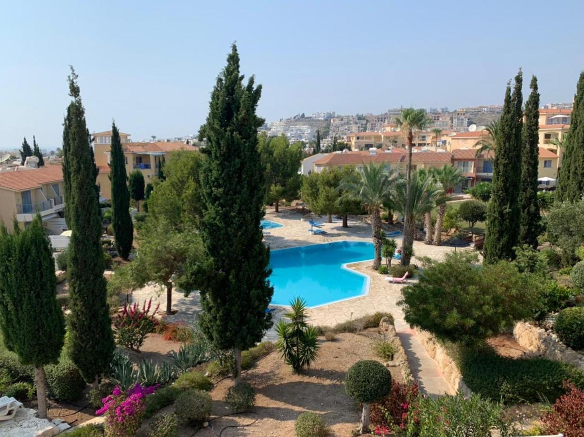 Regina Gardens - Spacious 3 Bed, 2 Bath Maisonette Paphos Exterior photo